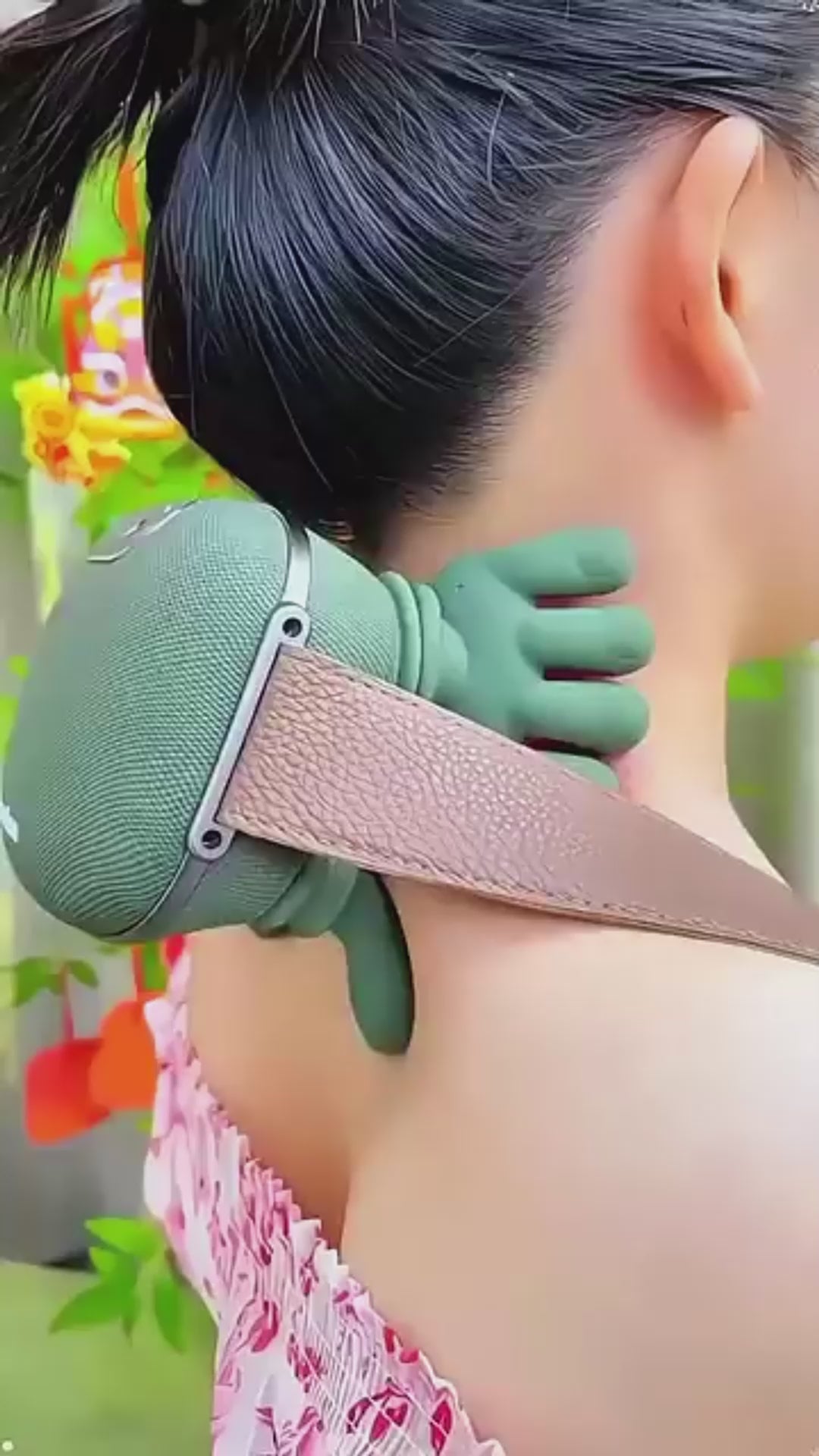 The 4D Trapezius Relief Massager 💆‍♀️ – Like Real Human Hands.