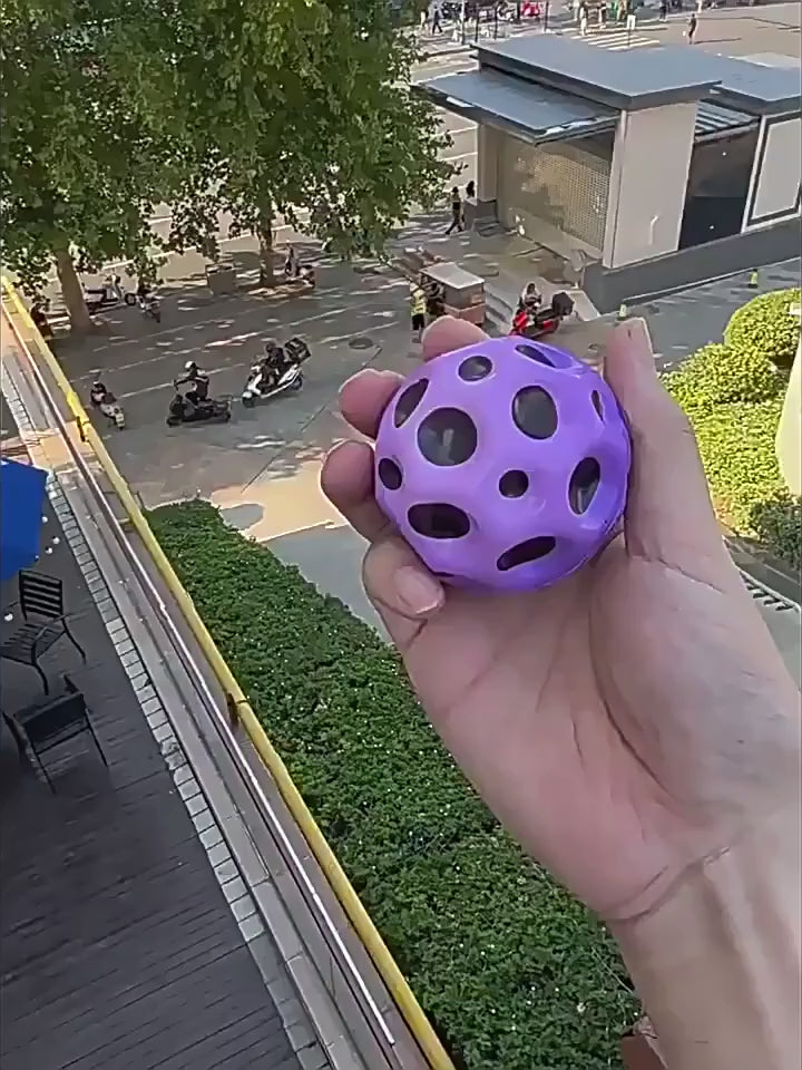 High Bouncing Moon Ball 🌙🏀 Gravity-Defying Fun!